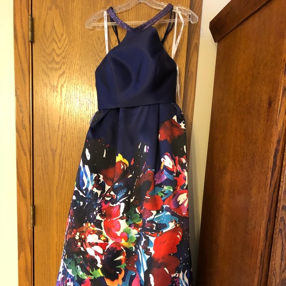 Prom Dress - Picture 2 of 7